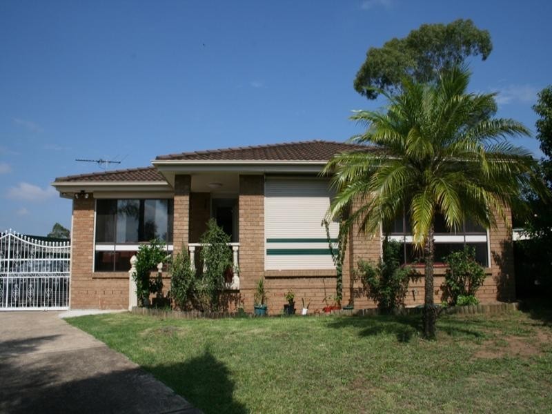 2 Emu Close, Bossley Park NSW 2176