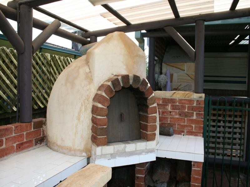 2 Emu Close, Bossley Park NSW 2176