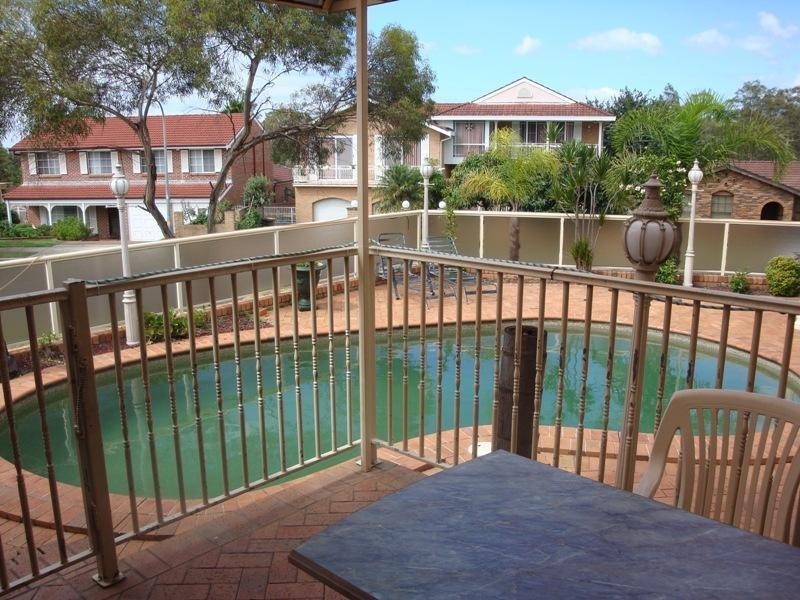 8 Hurkett Place, Bossley Park NSW 2176