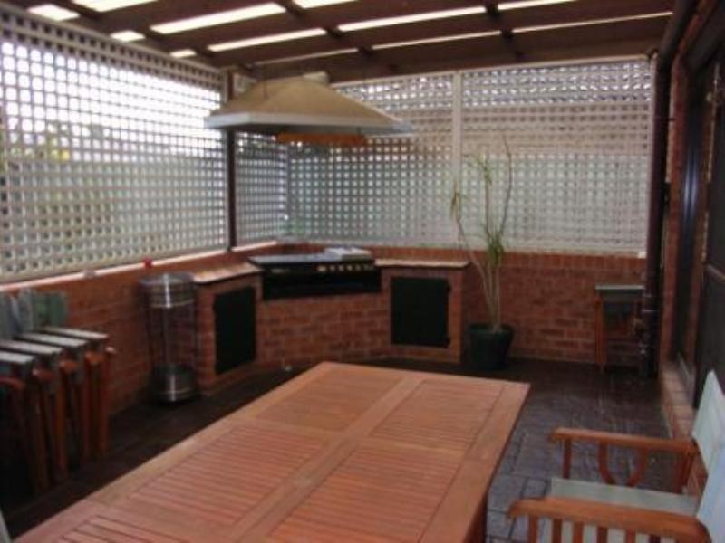 16 Christie Street, Prairiewood NSW 2176