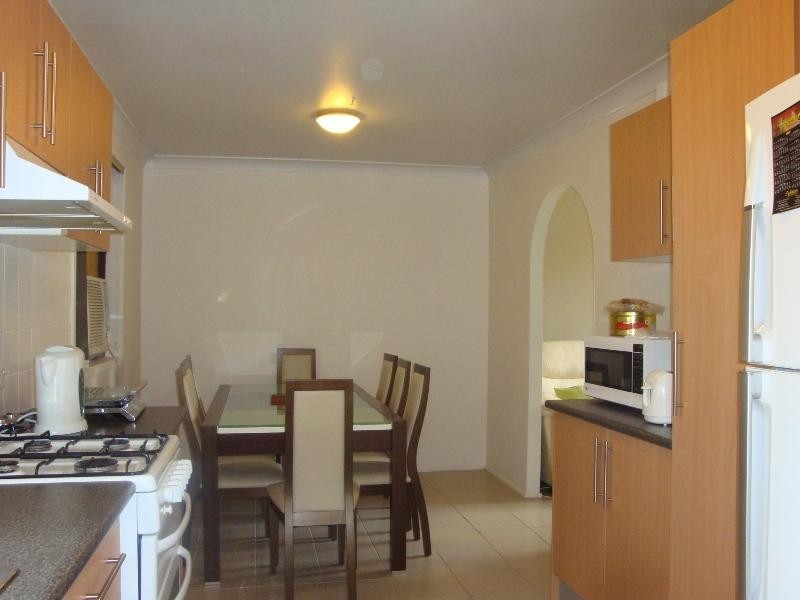 2 Ona Close, Bossley Park NSW 2176