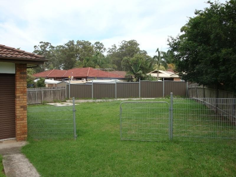 2 Ona Close, Bossley Park NSW 2176