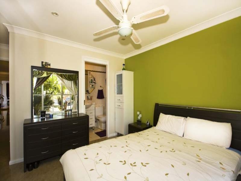 1 Glen Elgin Crescent, Edensor Park NSW 2176