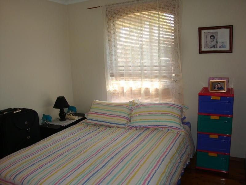 2 Olga Close, Bossley Park NSW 2176