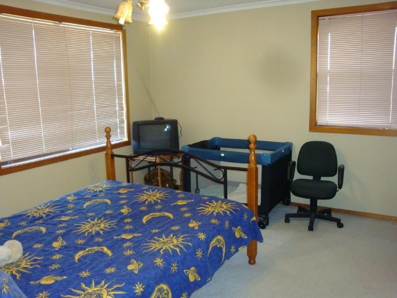 2 Olga Close, Bossley Park NSW 2176