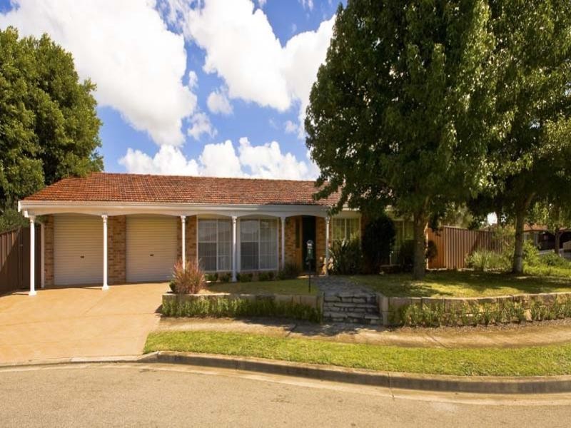 5 Guys Place, St Johns Park NSW 2176