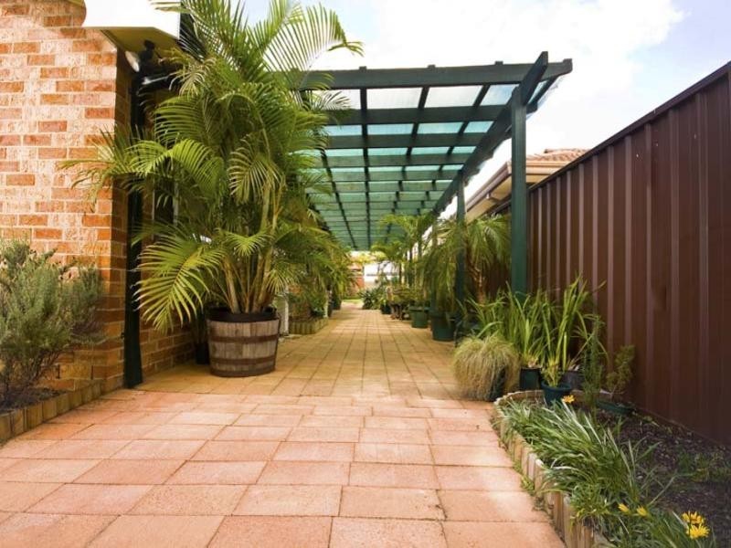 5 Guys Place, St Johns Park NSW 2176