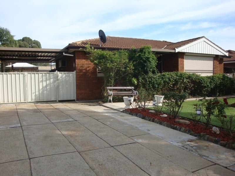121 Mimosa Road, Bossley Park NSW 2176