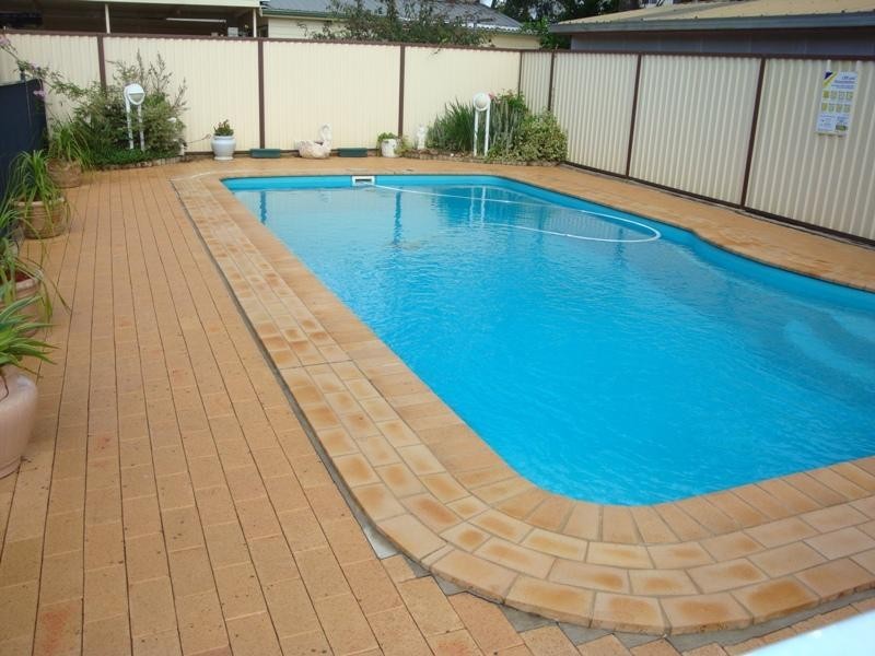 121 Mimosa Road, Bossley Park NSW 2176