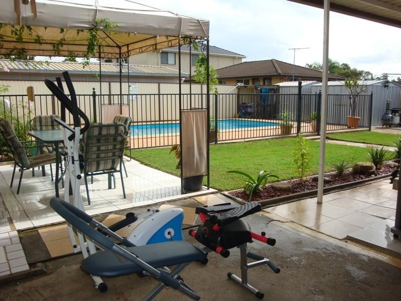 121 Mimosa Road, Bossley Park NSW 2176