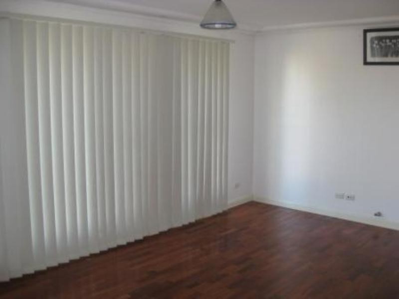 Edensor Park NSW 2176