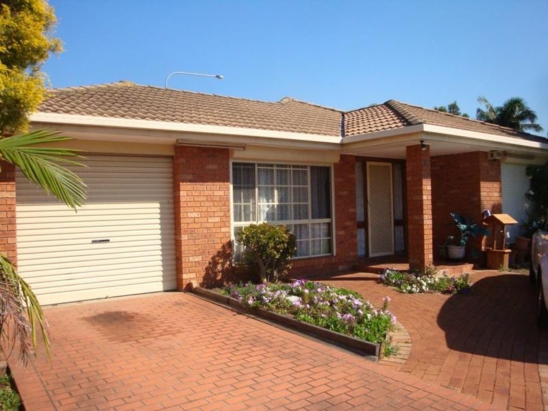 2 Rogan Crescent, Wakeley NSW 2176