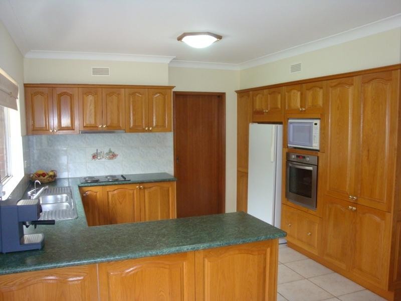 8 Marvell Road, Wetherill Park NSW 2164