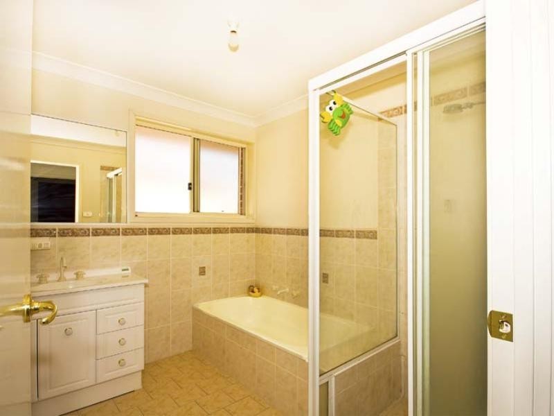 25 Tudor Crescent, Cecil Hills NSW 2171