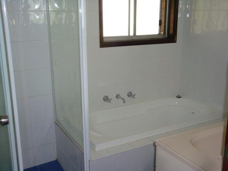 2 Denbern Street, Bossley Park NSW 2176