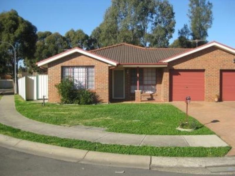 1 Tanami Close, Wakeley NSW 2176