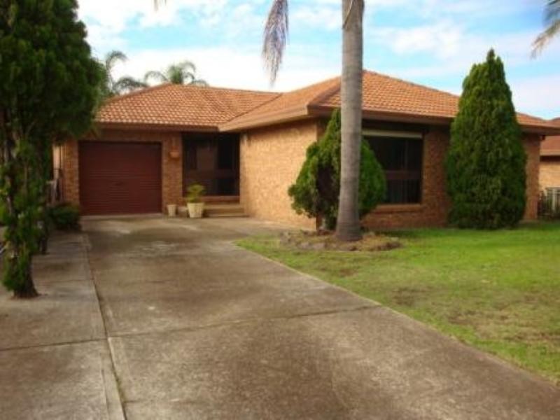 11 Marina Close, Bossley Park NSW 2176