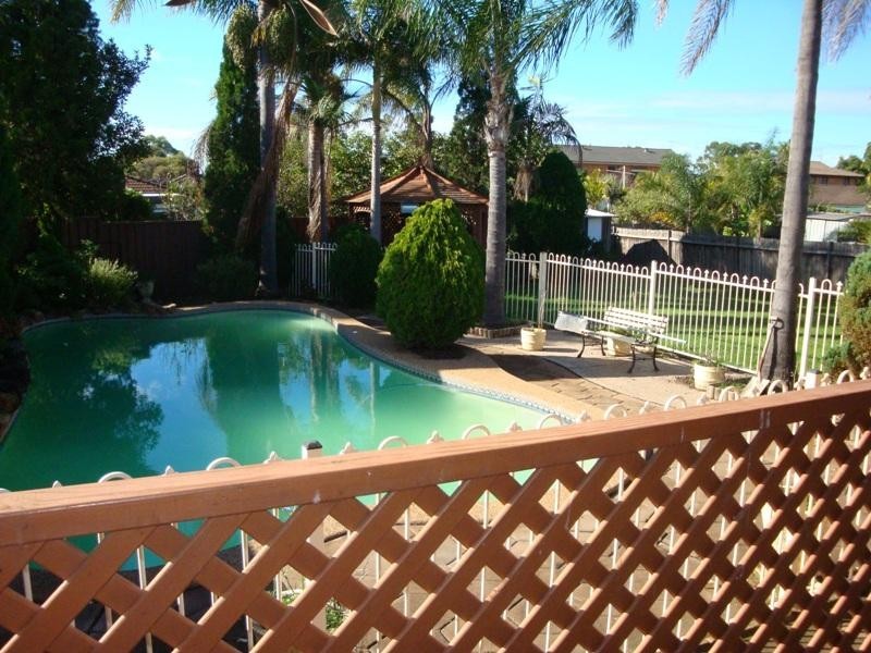 11 Marina Close, Bossley Park NSW 2176