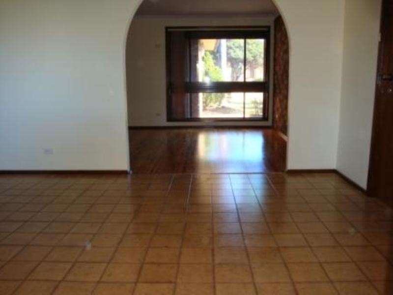 11 Marina Close, Bossley Park NSW 2176