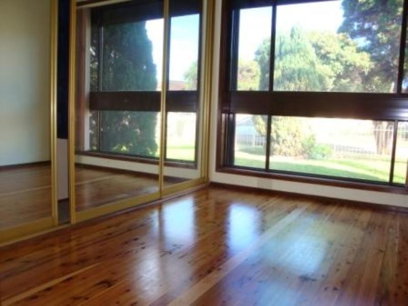 11 Marina Close, Bossley Park NSW 2176