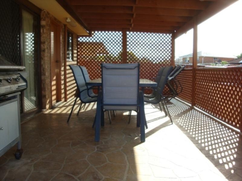 11 Marina Close, Bossley Park NSW 2176