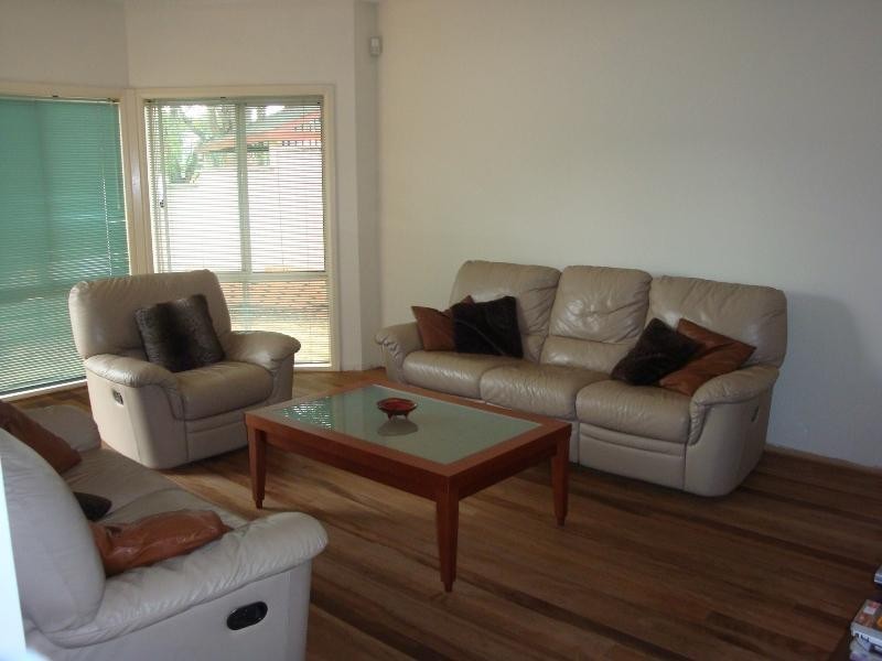 5 Martens Place, Abbotsbury NSW 2176