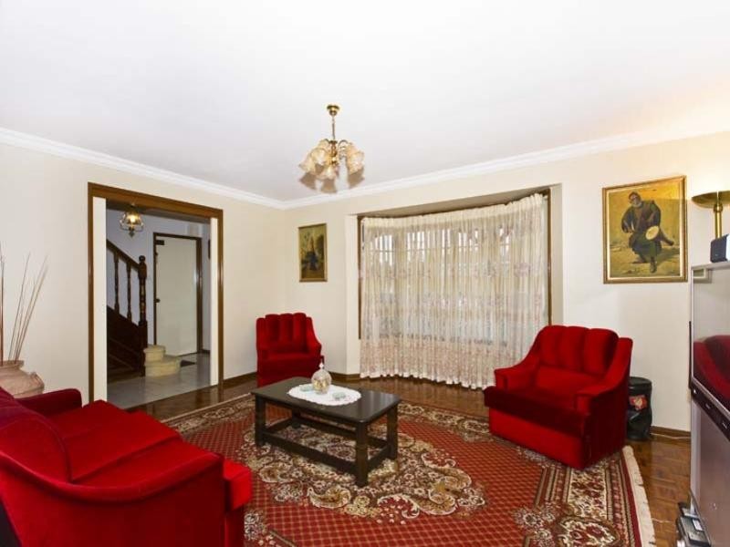 19 Cochran Place, Abbotsbury NSW 2176