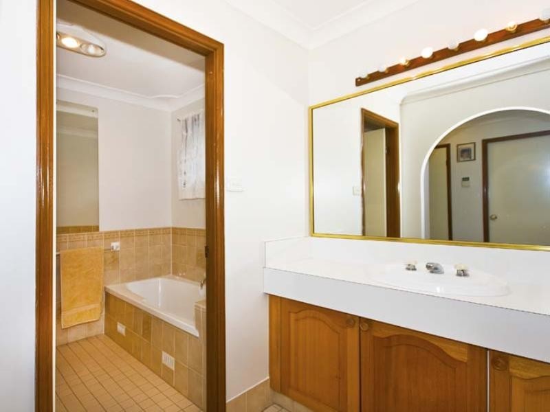 19 Cochran Place, Abbotsbury NSW 2176