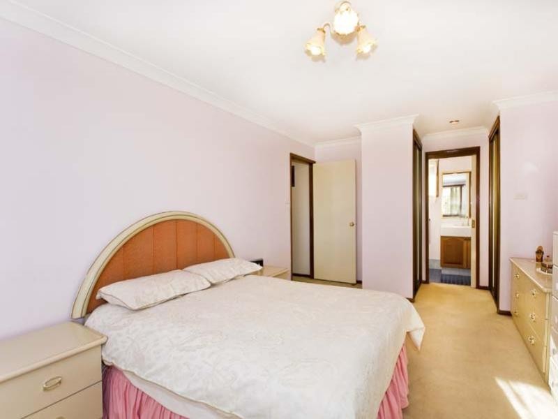 19 Cochran Place, Abbotsbury NSW 2176