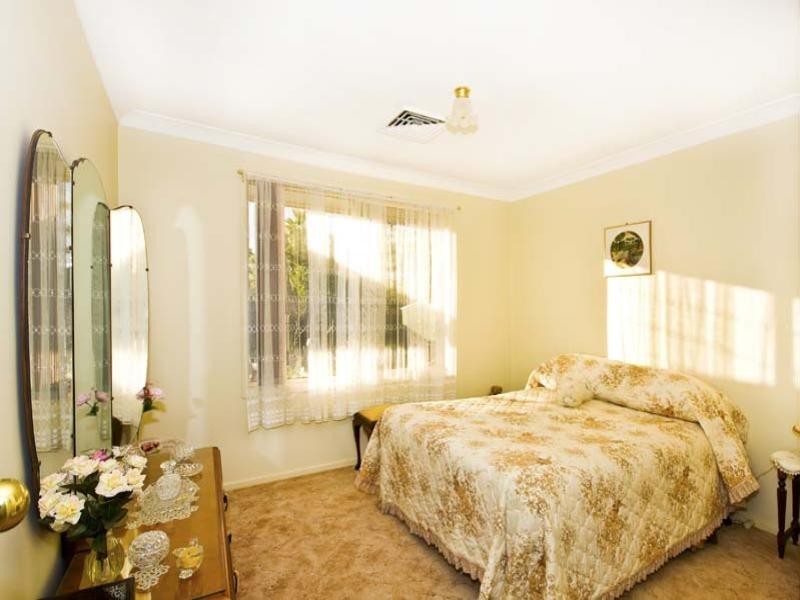 16 Woodman Place, Abbotsbury NSW 2176