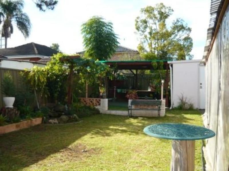 9 Lindsay Street, Smithfield NSW 2164