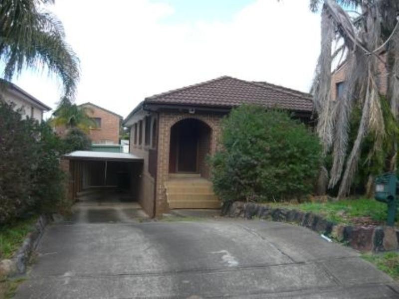 18 Franklin Place, Bossley Park NSW 2176