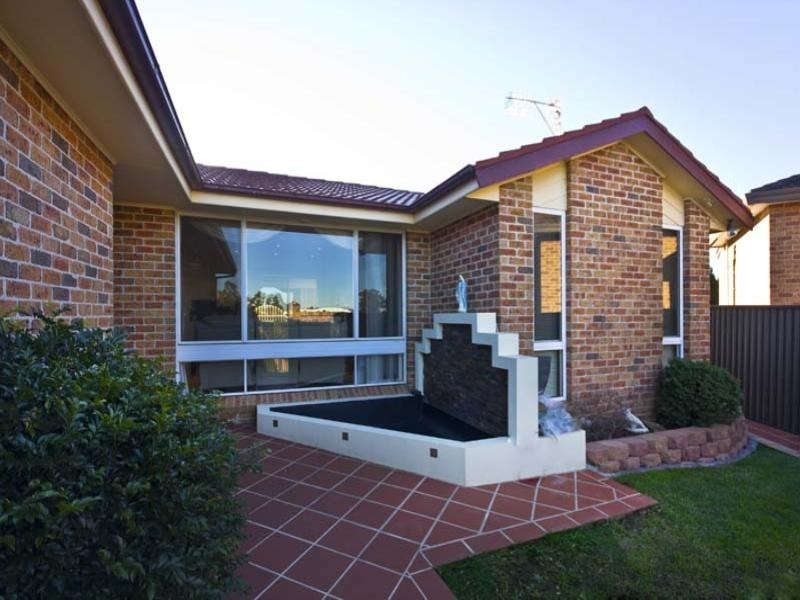 6 Bega Place, Bossley Park NSW 2176