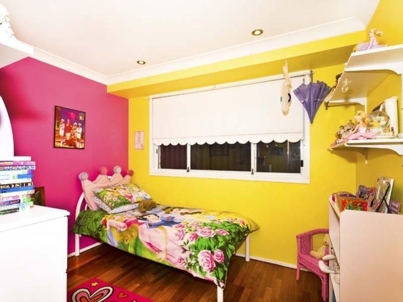 6 Bega Place, Bossley Park NSW 2176