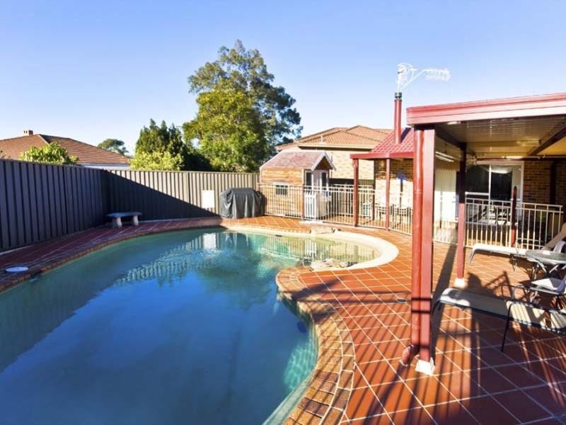 6 Bega Place, Bossley Park NSW 2176