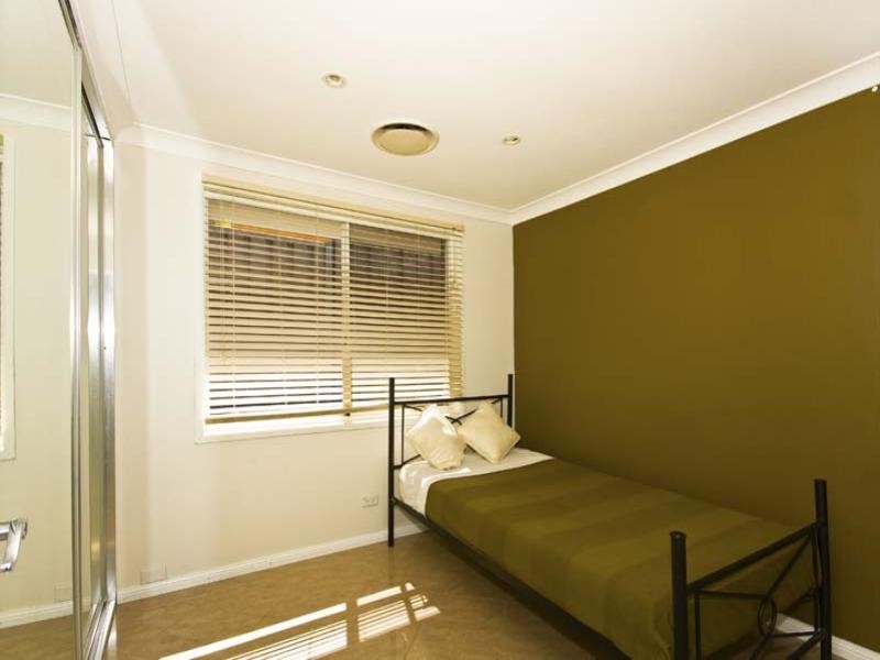 1 Glen Elgin Crescent, Edensor Park NSW 2176