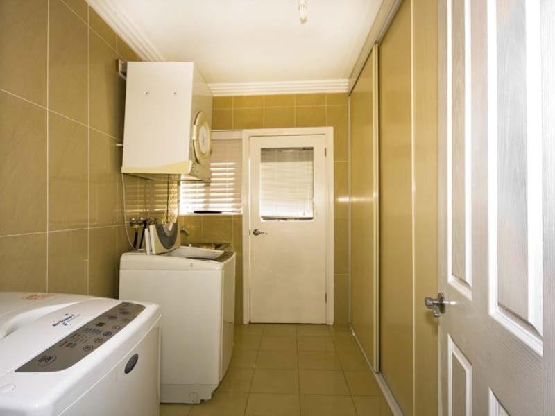 1 Glen Elgin Crescent, Edensor Park NSW 2176