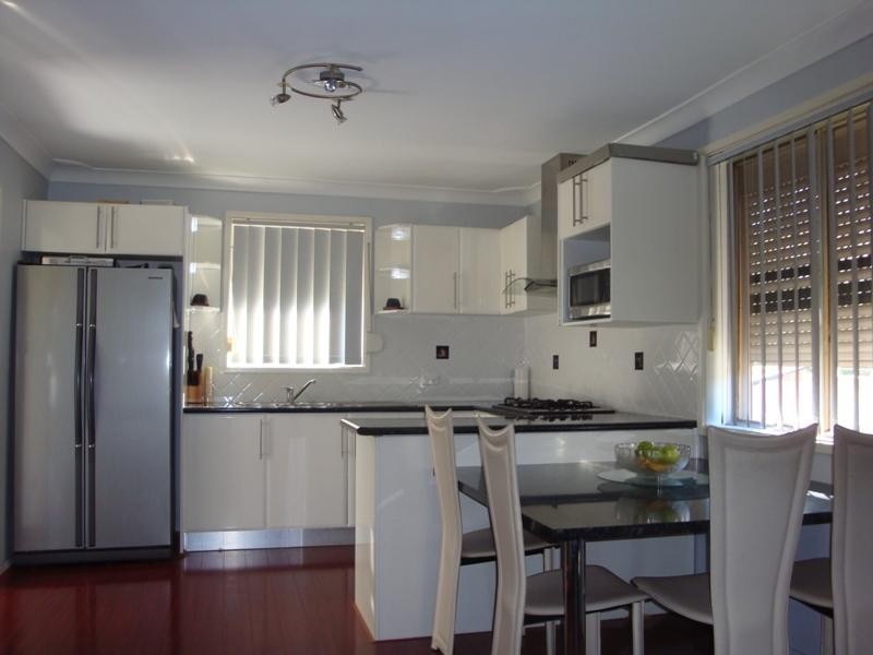 2 Bryant Place, Fairfield West NSW 2165