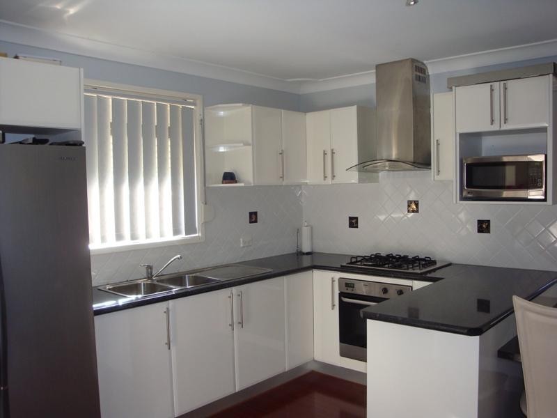 2 Bryant Place, Fairfield West NSW 2165