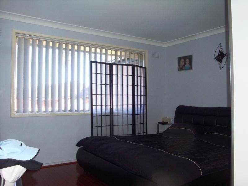 2 Bryant Place, Fairfield West NSW 2165