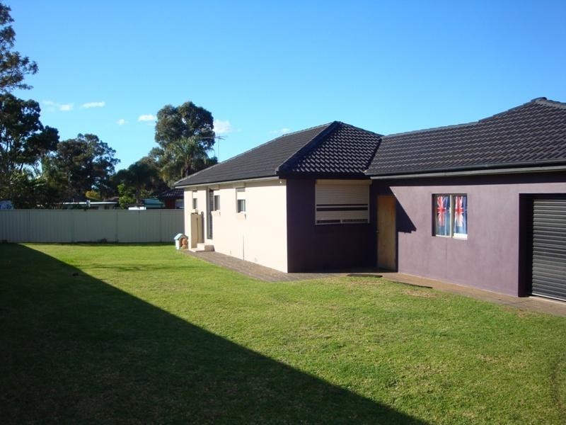 2 Bryant Place, Fairfield West NSW 2165