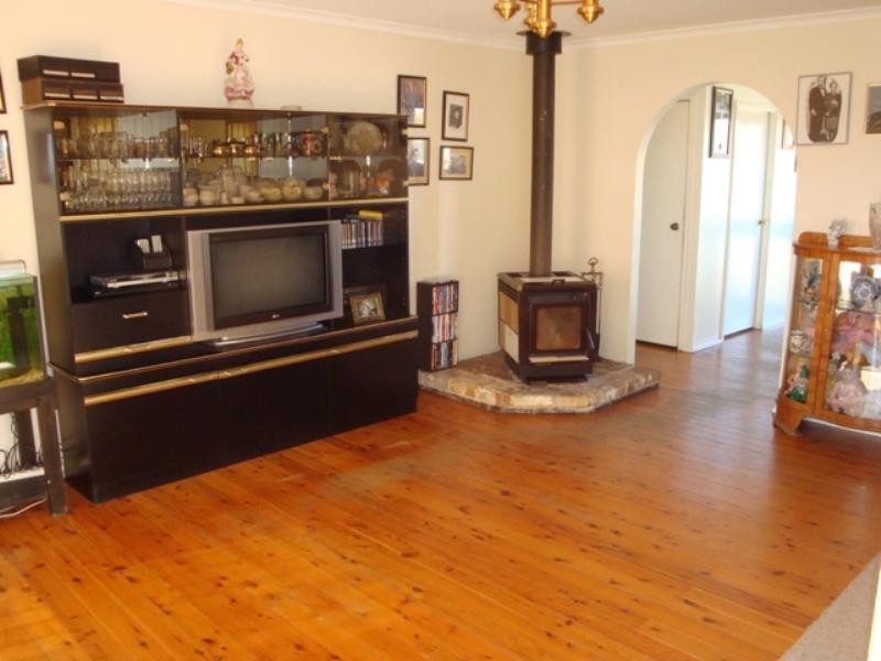 15 Dandenong Close, Bossley Park NSW 2176