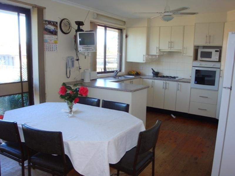 15 Dandenong Close, Bossley Park NSW 2176