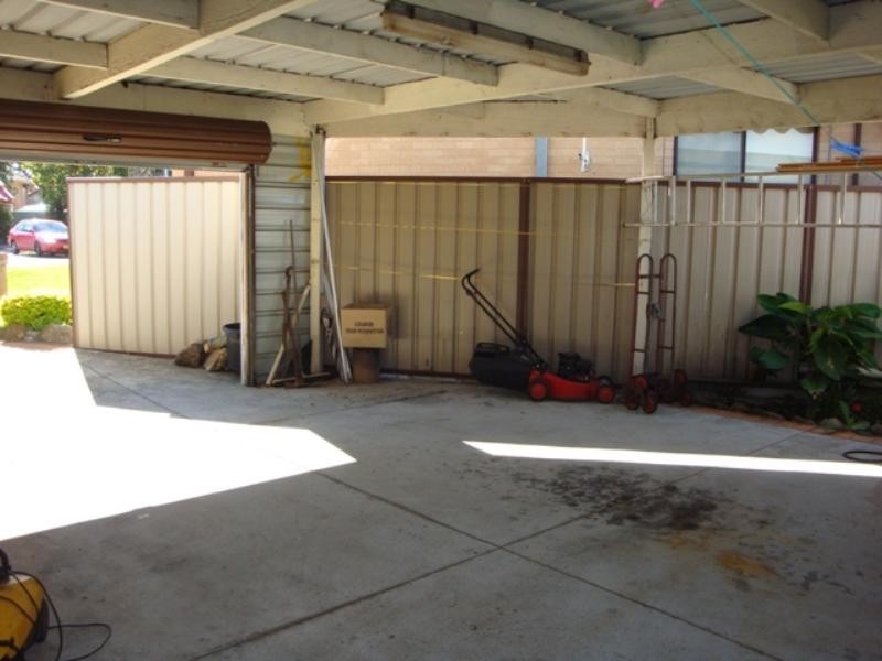 15 Dandenong Close, Bossley Park NSW 2176