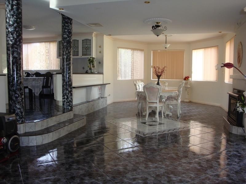 4 Blackwood Close, Bossley Park NSW 2176