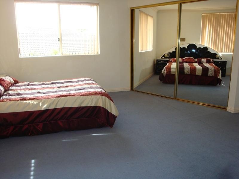 4 Blackwood Close, Bossley Park NSW 2176