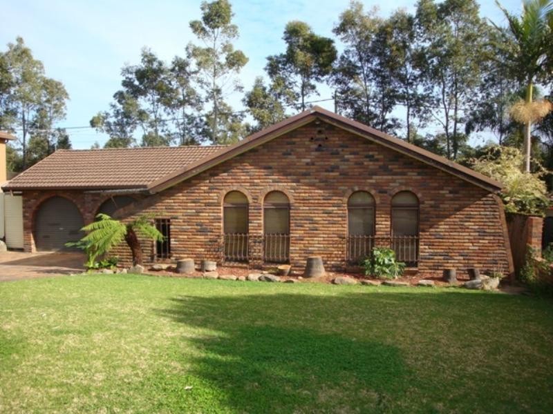 3 Silky Close, Bossley Park NSW 2176