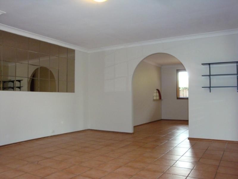 3 Silky Close, Bossley Park NSW 2176