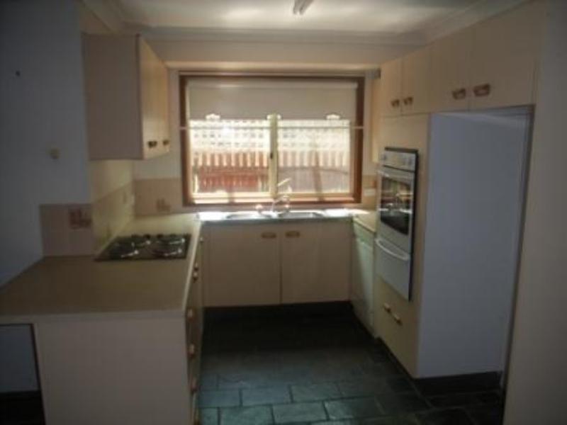 32 Stockdale Crescent, Abbotsbury NSW 2176