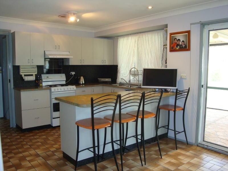 8 Hope Crescent, Bossley Park NSW 2176